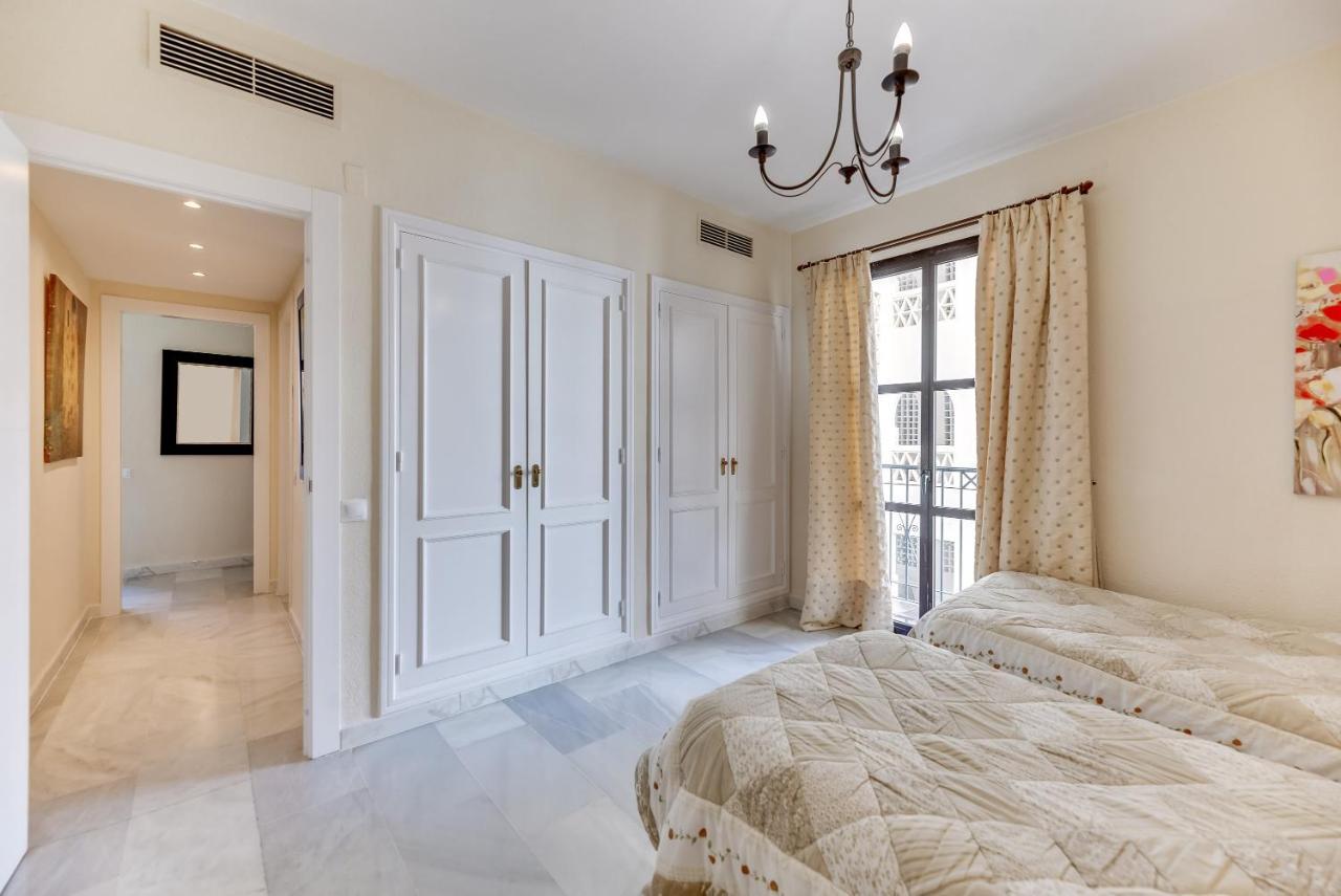 Puerto Banus2 Beachfront And Pools Apartamento *